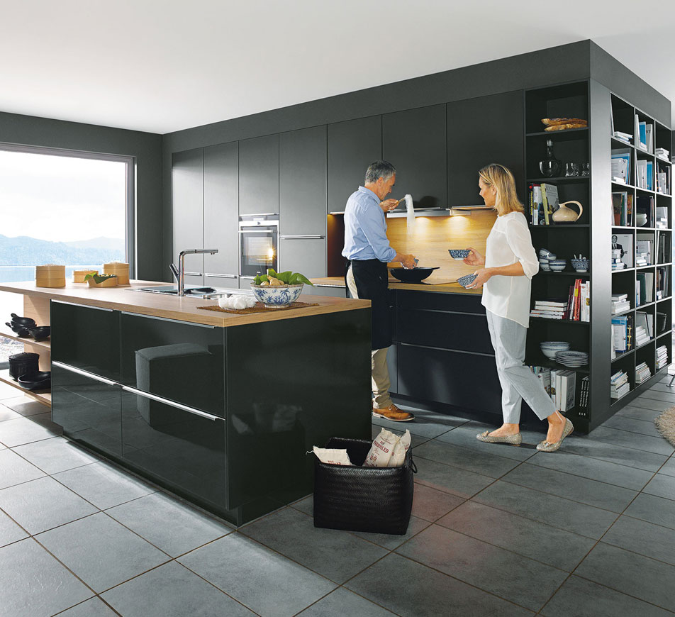 Black Handleless Kitchen